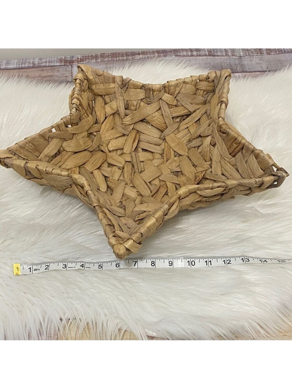 Star-Shaped Woven Basket - Picture 2 of 3
